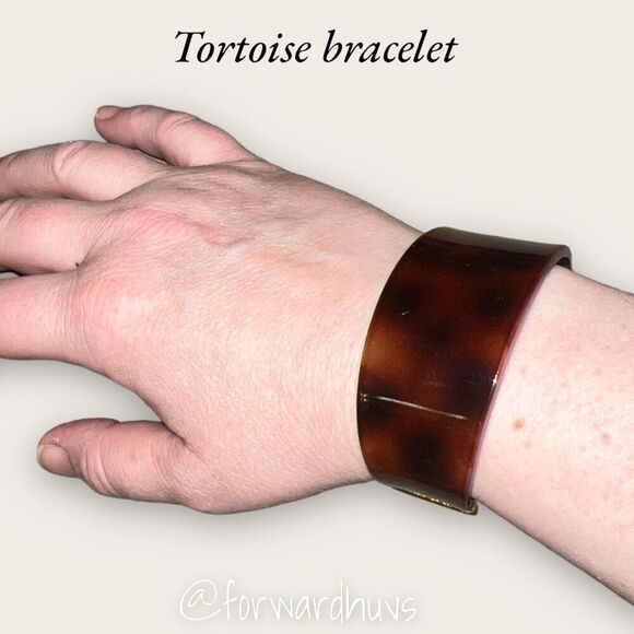 Bundle Sale 3 for $15 | Tortoise Colored Plastic Bracelet - Picture 1 of 10